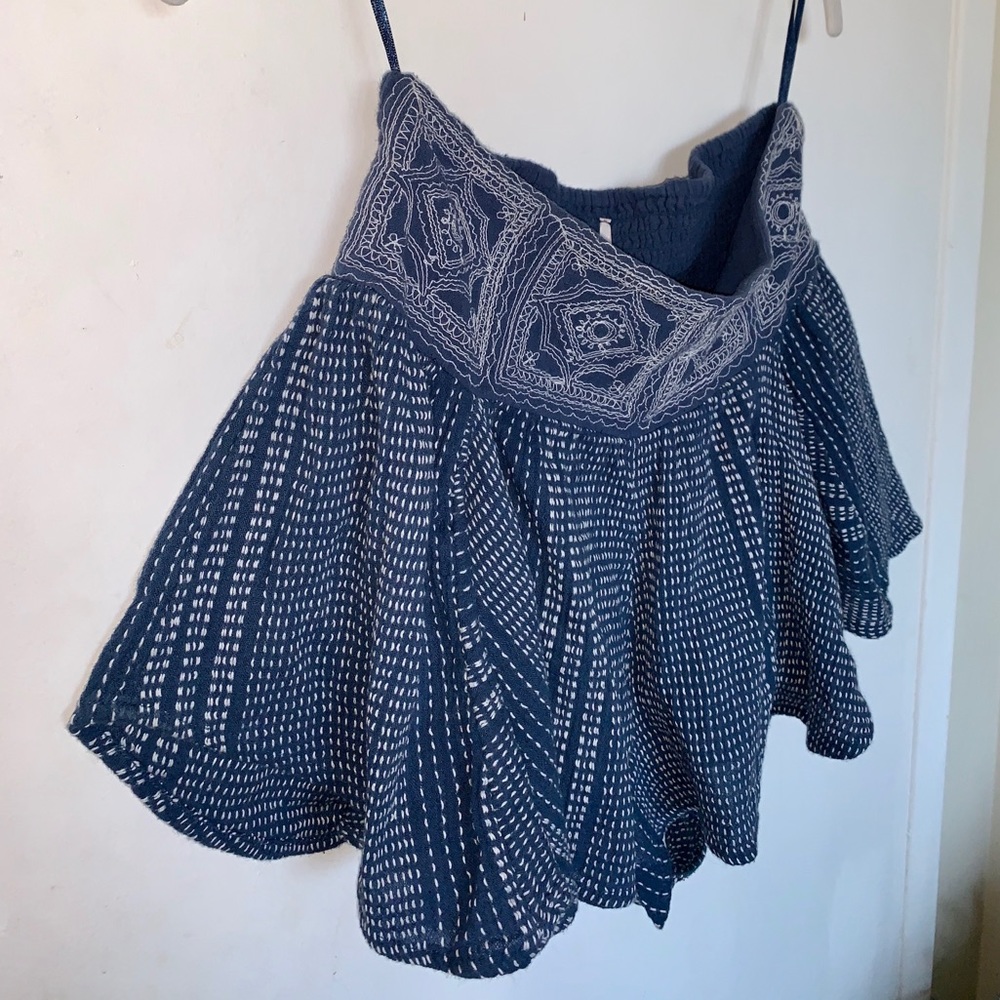 mid waistline shorts